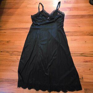 Penny's Adonna Black Nylon & Lace Slip 38